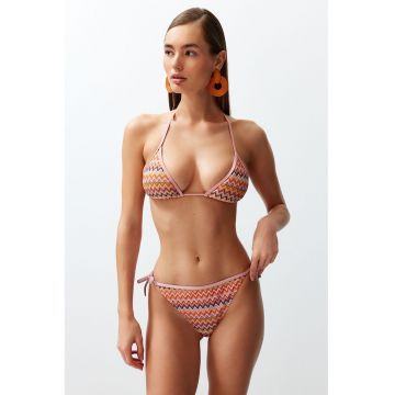 Costum de baie cu model chevron