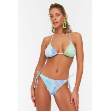 Costum de baie in doua piese cu model tie-dye