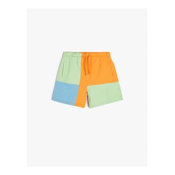 Pantaloni scurti de bumbac cu snur si model colorblock