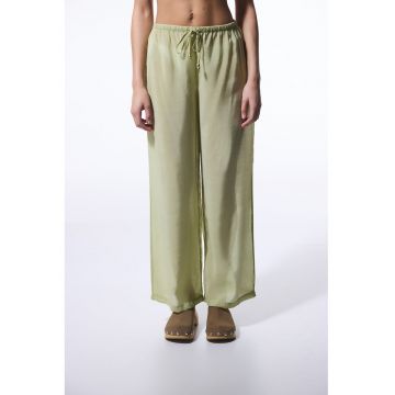 Pantaloni semitransparenti cu croiala ampla - pentru plaja Pantaloni semitransparenti cu croiala ampla - pentru plaja