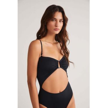Costum de baie intreg cu decupaj frontal Dulce Costum de baie intreg cu decupaj frontal Dulce