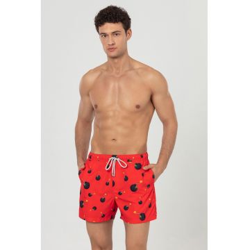Pantaloni scurti de baie cu buzunare si model Pantaloni scurti de baie cu buzunare si model