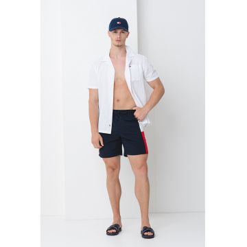 Pantaloni scurti de baie cu logo si talie elastica Pantaloni scurti de baie cu logo si talie elastica