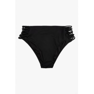 Slip cu decupaje si talie inalta Slip cu decupaje si talie inalta